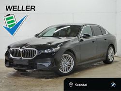 Black sapphire (schwarz) Gebraucht 2024 BMW 530e Comfort Edition Limousine | 52.950 € (Teuer)