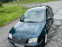Schwarz Gebraucht 2002 VW Bora Limousine | 2.000 € (Etwas zu teuer)
