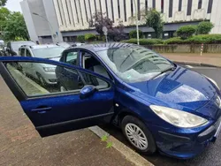 Blau Gebraucht 2006 Peugeot 307 Limousine | 1.800 €