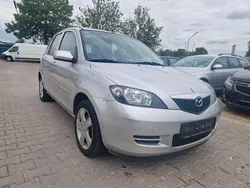 Grau Gebraucht 2004 Mazda 2 Exclusive Limousine | 990 € (Guter Preis)