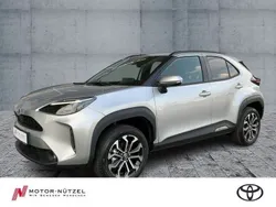 Silver metallic Gebraucht 2025 Toyota Yaris Cross SUV | 30.990 € (Fairer Preis)