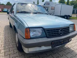 Grau Gebraucht 1985 Opel Ascona Kombi | 900 €