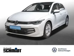 Pure white Gebraucht 2024 VW Golf VIII Life Limousine | 23.949 € (Guter Preis)
