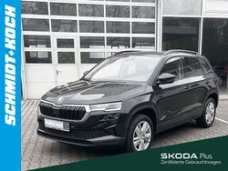 Schwarz Gebraucht 2024 Skoda Karoq Selection SUV | 32.450 € (Fairer Preis)