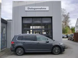 Delfingrau metallic Neu 2024 VW Touran Highline Van / Kleinbus | 42.490 € (Etwas zu teuer)