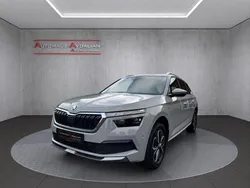 Grau Gebraucht 2020 Skoda Kamiq Drive SUV | 21.440 € (Fairer Preis)