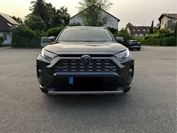 Grau Gebraucht 2020 Toyota RAV4 Club SUV | 25.900 € (Fairer Preis)