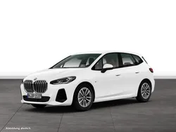 Weiß Gebraucht 2024 BMW 220 Active Tourer Van / Kleinbus | 38.121 € (Teuer)