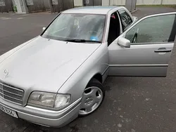 Grau Gebraucht 1995 Mercedes C200 Limousine | 4.999 €