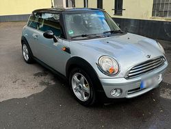 Silber Gebraucht 2007 Mini Cooper Kleinwagen | 2.700 €