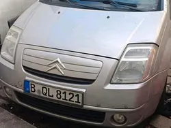 Silber Gebraucht 2007 Citroën C2 Kleinwagen | 1.600 €