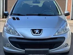 Silber Gebraucht 2011 Peugeot 206+ Kleinwagen | 2.499 € (Etwas zu teuer)