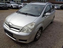 Grau Gebraucht 2005 Toyota Corolla Verso Van / Kleinbus | 1.700 € (Superpreis)