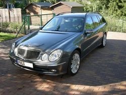 Grau metallic Gebraucht 2006 Mercedes E280 Avantgarde Kombi | 18.490 €