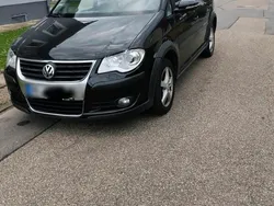 Schwarz Gebraucht 2010 VW Touran Cross Van / Kleinbus | 6.400 € (Fairer Preis)
