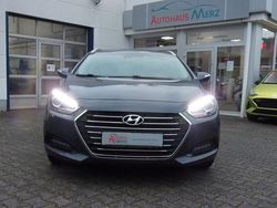 Blau Gebraucht 2017 Hyundai i40 Style Kombi | 10.000 € (Fairer Preis)