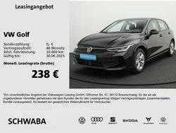Grenadillschwarz metallic Gebraucht 2024 VW Golf VIII Life Limousine | 26.390 € (Guter Preis)