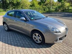 Grau Gebraucht 2018 Alfa Romeo Giulietta Kleinwagen | 13.600 € (Guter Preis)
