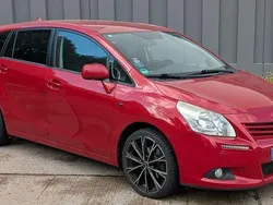 Rot Gebraucht 2012 Toyota Verso Multidrive S Van / Kleinbus | 9.200 € (Etwas zu teuer)