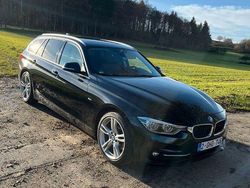 Schwarz Gebraucht 2018 BMW 318 Sport Line Kombi | 13.500 € (Fairer Preis)