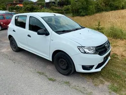 Weiß Gebraucht 2015 Dacia Sandero Kleinwagen | 3.000 €