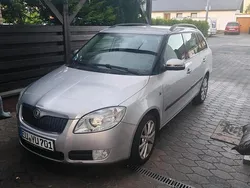 Silber Gebraucht 2008 Skoda Fabia Kombi | 2.500 €