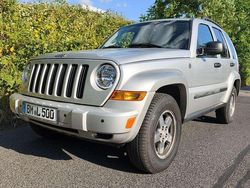 Bright silver metallic Gebraucht 2005 Jeep Cherokee SUV | 8.800 € (Etwas zu teuer)