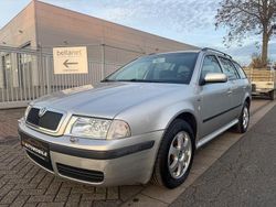 Silber Gebraucht 2003 Skoda Octavia Elegance Kombi | 2.290 € (Fairer Preis)