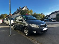 Grau Gebraucht 2009 Skoda Fabia Ambiente Limousine | 2.999 € (Fairer Preis)