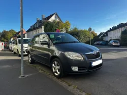 Grau Gebraucht 2009 Skoda Fabia Ambiente Limousine | 3.000 € (Guter Preis)