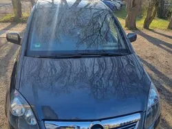Grau Gebraucht 2011 Opel Zafira Sport Van / Kleinbus | 4.000 € (Fairer Preis)