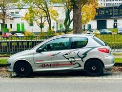 Silber Gebraucht 2005 Peugeot 206 Limousine | 699 € (Fairer Preis)