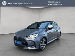 Grau Neu 2025 Toyota Yaris Hybrid Sport Limousine | 32.780 € (Fairer Preis)