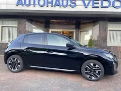Schwarz Neu 2024 Peugeot 208 Allure Kleinwagen | 19.990 € (Fairer Preis)