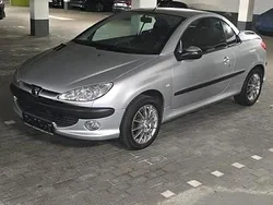Blau Gebraucht 2003 Peugeot 206 CC Cabrio | 1.600 €