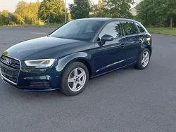 Blau Gebraucht 2019 Audi A3 Sportback g-tron Comfort Limousine | 17.799 € (Fairer Preis)