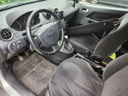 Grau Gebraucht 2004 Ford Fiesta Ghia Kleinwagen | 850 € (Guter Preis)