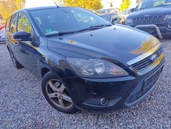 Schwarz Gebraucht 2009 Ford Focus Ghia Kombi | 2.350 € (Superpreis)