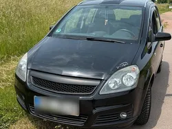 Schwarz Gebraucht 2007 Opel Zafira Van / Kleinbus | 4.000 € (Etwas zu teuer)