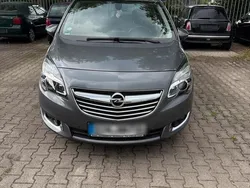 Grau Gebraucht 2016 Opel Meriva Van / Kleinbus | 10.500 € (Etwas zu teuer)