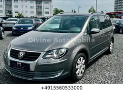 Grau Gebraucht 2010 VW Touran Freestyle Van / Kleinbus | 7.900 € (Etwas zu teuer)