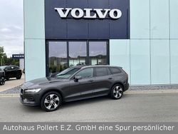 Grau Gebraucht 2023 Volvo V60 CC Ultimate Kombi | 43.900 € (Etwas zu teuer)