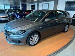 Grau Gebraucht 2017 Fiat Tipo Easy Limousine | 10.890 € (Fairer Preis)