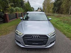 Grau Gebraucht 2019 Audi A3 Sportback Kombi | 13.450 € (Guter Preis)