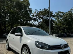 Weiß Gebraucht 2009 VW Golf VI Limousine | 5.850 € (Fairer Preis)