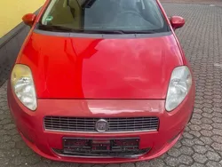 Rot Gebraucht 2009 Fiat Grande Punto Active Kleinwagen | 2.800 € (Etwas zu teuer)