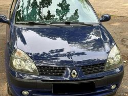 Blau Gebraucht 2002 Renault Clio II Kleinwagen | 950 € (Fairer Preis)