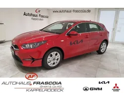 Rot Neu 2024 Kia Ceed Vision Limousine | 24.415 € (Guter Preis)