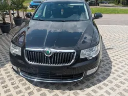 Schwarz Gebraucht 2011 Skoda Superb Elegance Kombi | 12.899 €