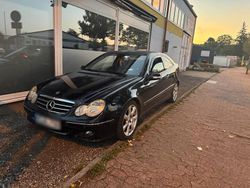Schwarz Gebraucht 2005 Mercedes 220 Coupé | 3.000 €